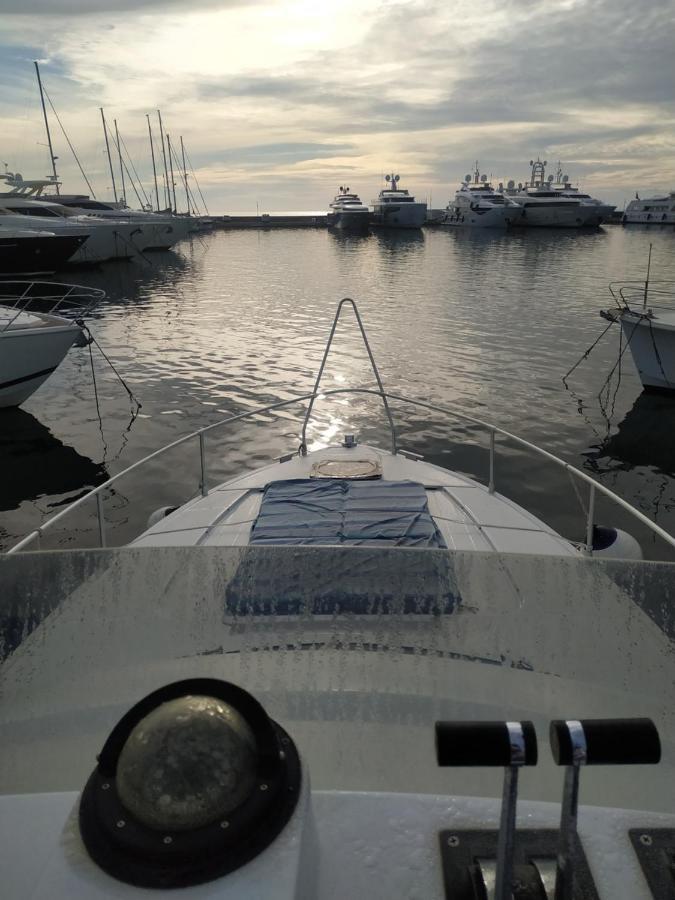 Ferretti 36 ' Bateau A Quai Vieux-Port Cannes Festival La Croisette المظهر الخارجي الصورة