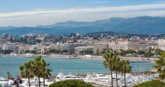 Ferretti 36 ' Bateau A Quai Vieux-Port Cannes Festival La Croisette المظهر الخارجي الصورة