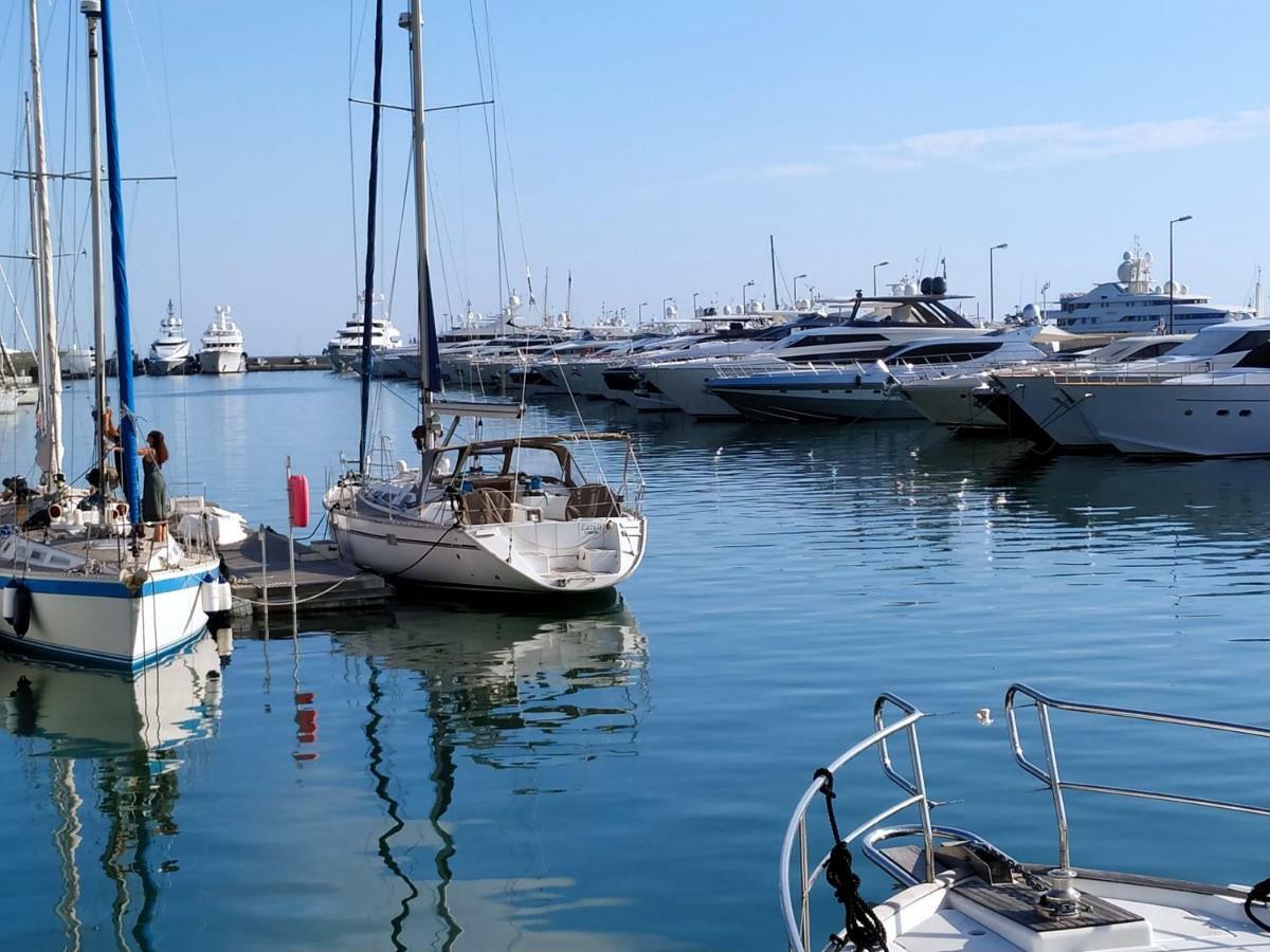 Ferretti 36 ' Bateau A Quai Vieux-Port Cannes Festival La Croisette المظهر الخارجي الصورة